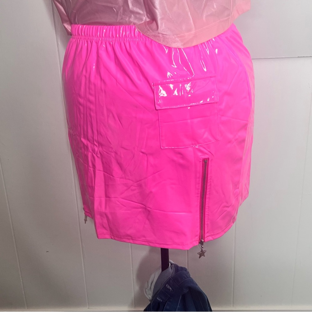 Forever 21 Neon Pink Mini Skirt - Picture 4 of 4